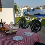 Adelfas Chaparrillo קוניל דה לה פרונטרה